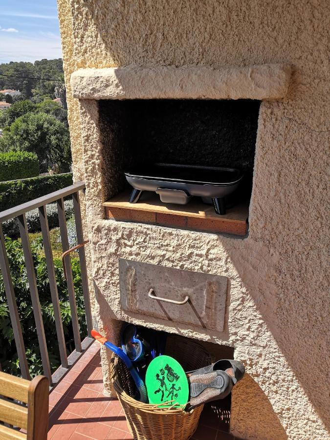Agréable studio vue mer refait à neuf&climatisé Le Pradet Extérieur photo