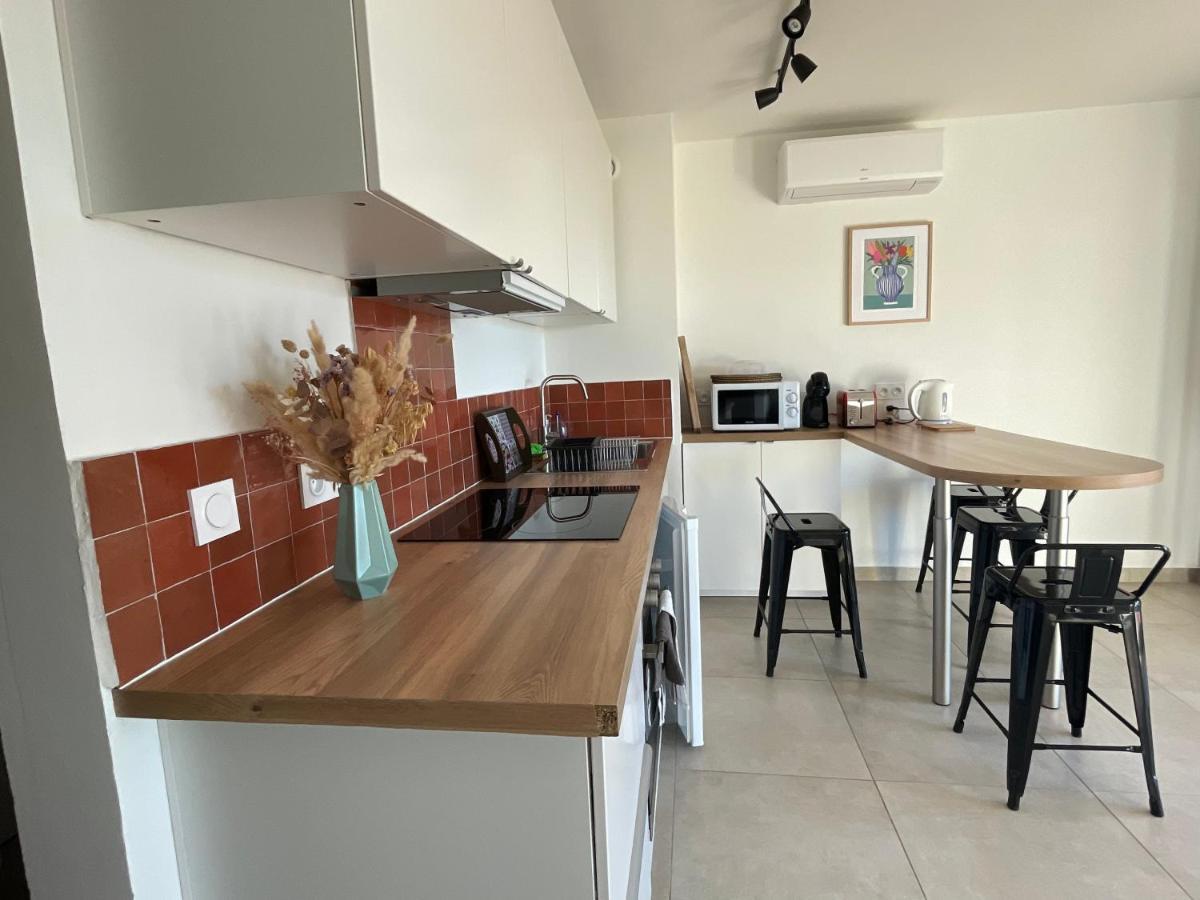 Agréable studio vue mer refait à neuf&climatisé Le Pradet Extérieur photo