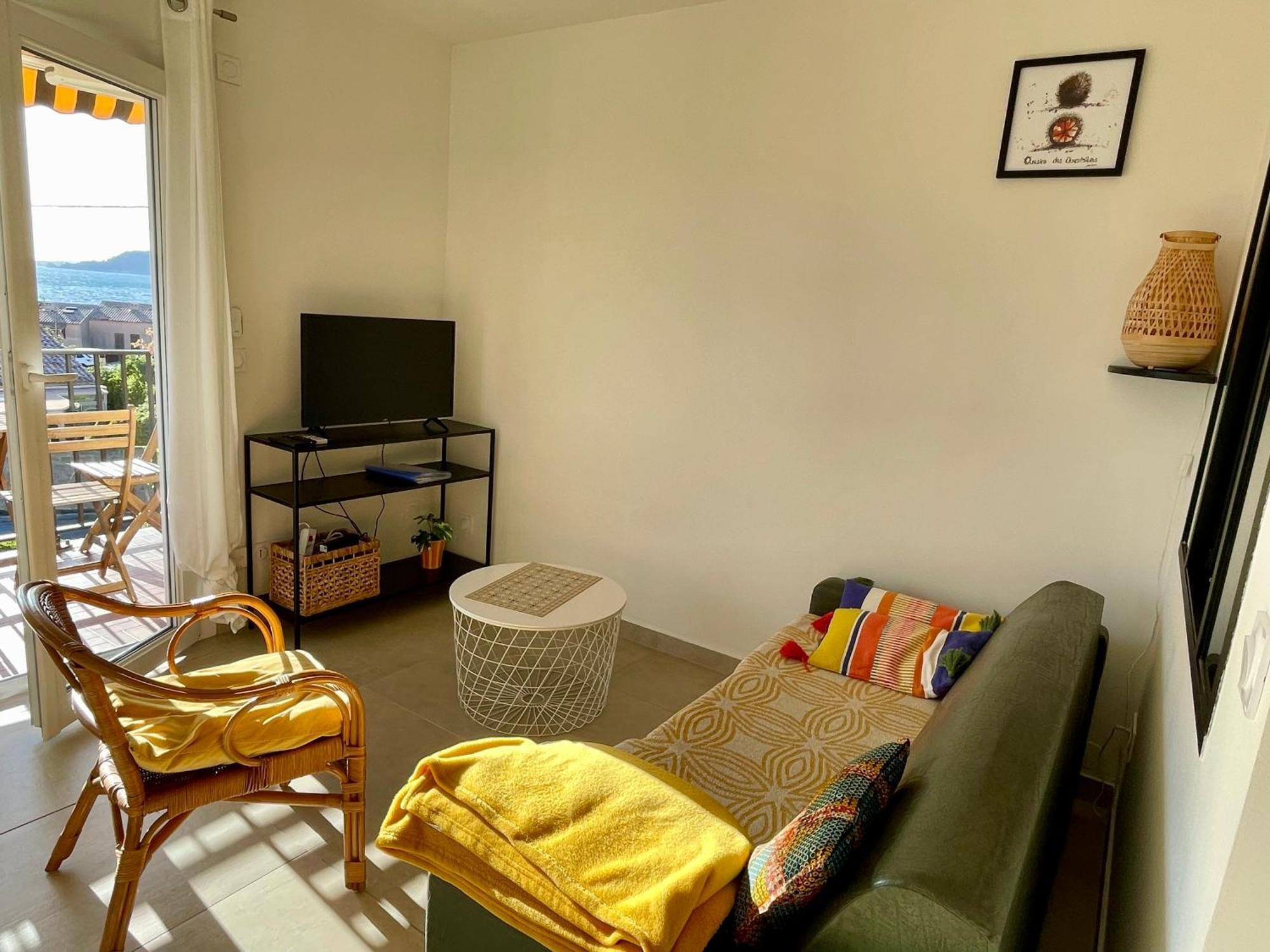 Agréable studio vue mer refait à neuf&climatisé Le Pradet Extérieur photo